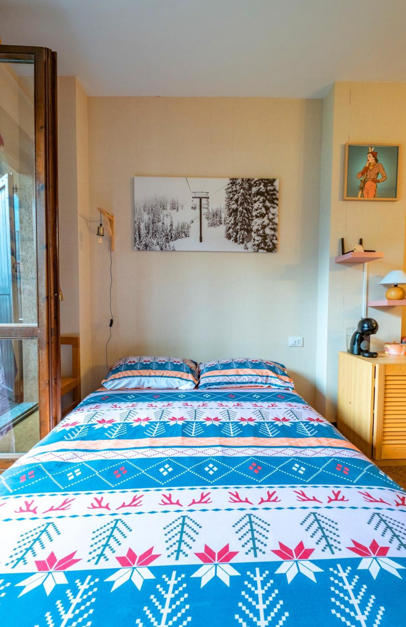 Happy Guest - Pink Mountain Presolana